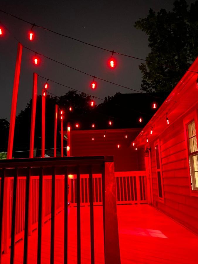 Modern 3-Bedroom, Big Fence Yard, Pets Stay Free Дарем Экстерьер фото
